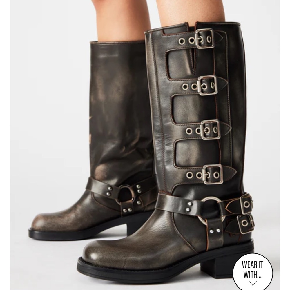 Steve Madden ROCKY BROWN DISTRESSED Boots size 8.5